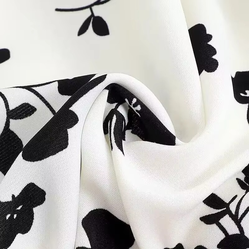 [COMPRE 1 E LEVE 2] Calça-Saia Olivia™ Midi Floral com Cintura Alta / Toque de Feminilidade e Frescor que Valoriza Você em Qualquer Ocasião!